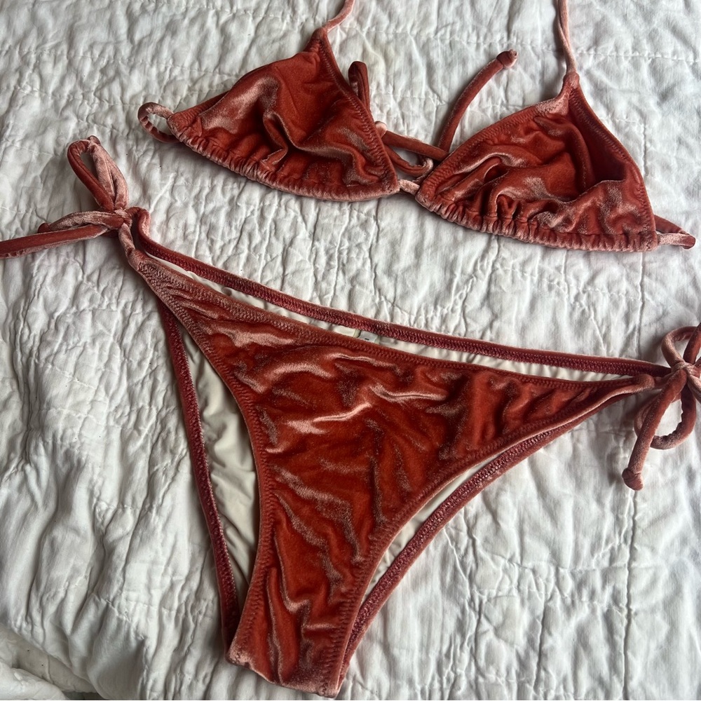 Solid & Striped Iris Pink Velvet String Bikini Set - image 4